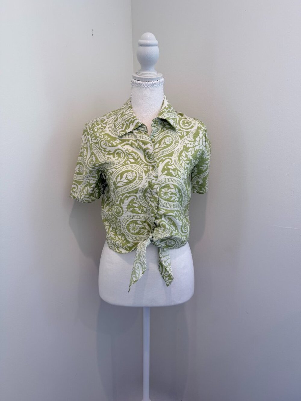 Joie Cropped Boho Paisley Green and White Tie Top Size XS
